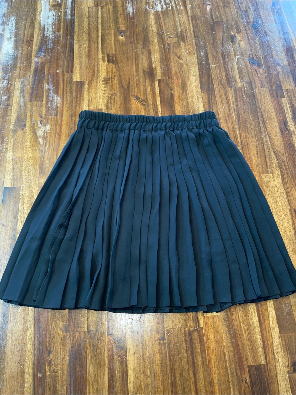BCBG Black Pleated Skirt